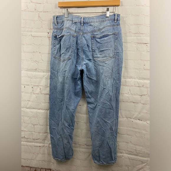Almost Famous Jeans Juniors Size 11 Womens Size 8 Distressed Cropped - Picture 2 of 8